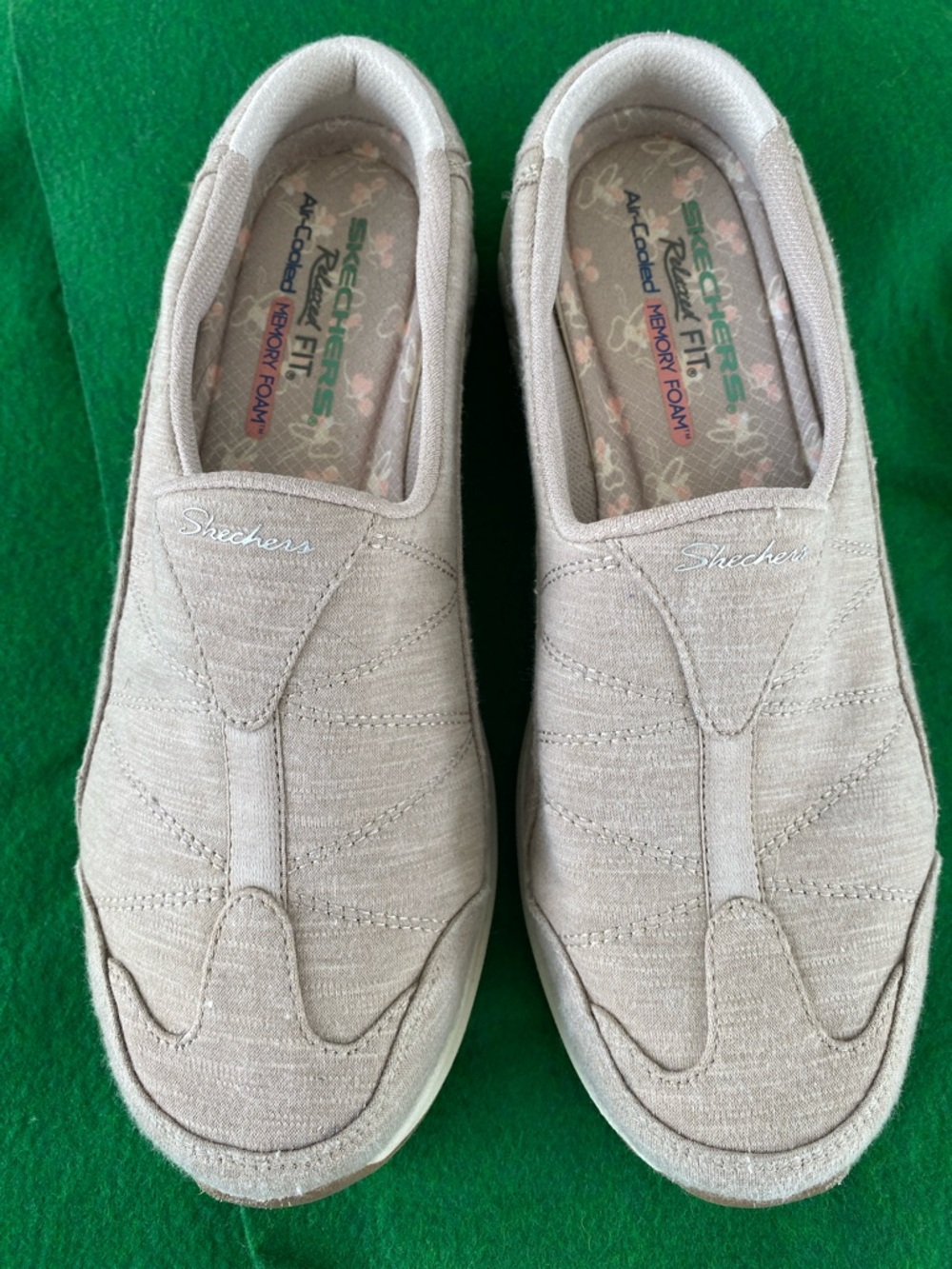 Skechers Relaxed Fit Shoes Size 8 NWOT